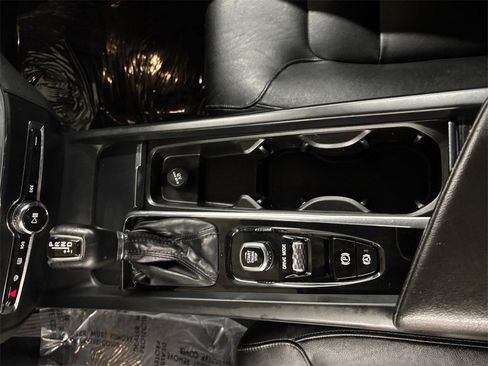 Used 2020 Volvo S60 T5 Momentum w/ Protection Package Premier image 23