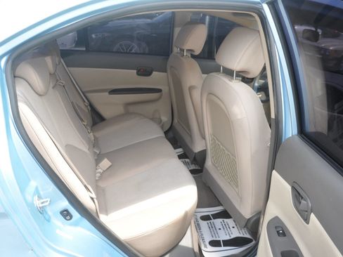 Used 2010 Hyundai Accent GLS w/ Premium Pkg 4 FWD image 12