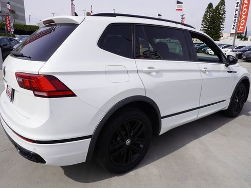Used 2022 Volkswagen Tiguan SE R-Line image 6