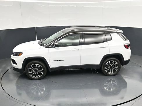 Used 2022 Jeep Compass Limited AWD/4WD image 56