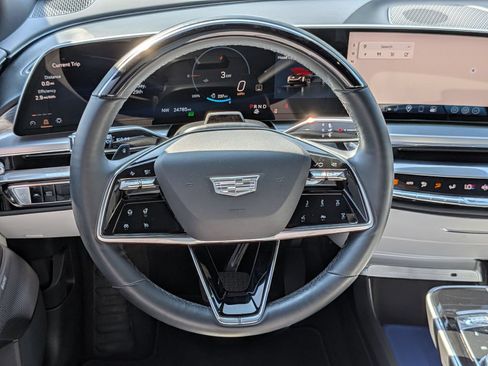 Used 2024 Cadillac Lyriq Sport RWD image 31