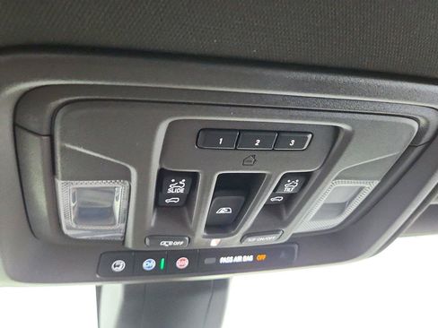 Used 2022 GMC Sierra 1500 Denali w/ Driver Alert Package II AWD/4WD image 38