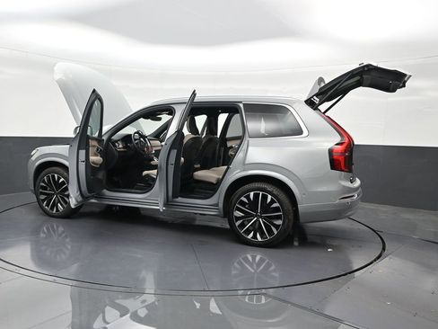 New 2026 Volvo XC90 B6 Plus w/ Protection Package Premier AWD/4WD image 32