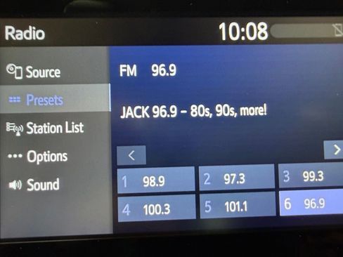 Used 2024 Toyota Camry SE image 29