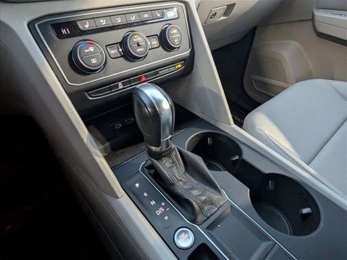 Used 2018 Volkswagen Atlas SE image 12