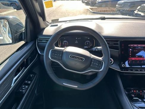 Used 2024 Jeep Wagoneer L Series III w/ Flexible Seating Group image 22