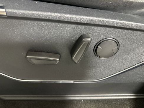 Used 2022 Ford F150 Lariat w/ Trailer Tow Package image 10