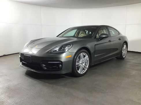 Certified 2022 Porsche Panamera 4 AWD/4WD image 1