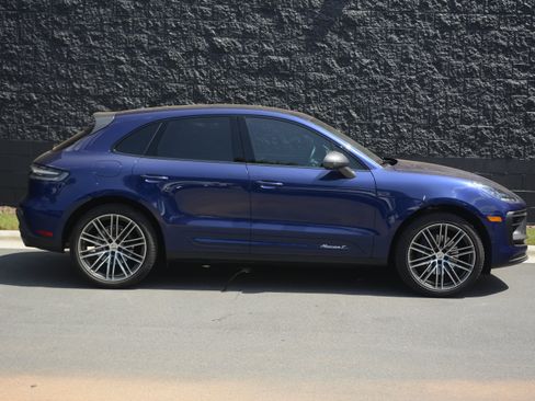 Certified 2026 Porsche Macan Turbo AWD/4WD image 8