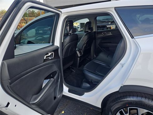 Certified 2023 Kia Sportage EX image 24