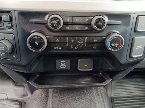 Used 2023 Ford F350 XLT AWD/4WD image 20