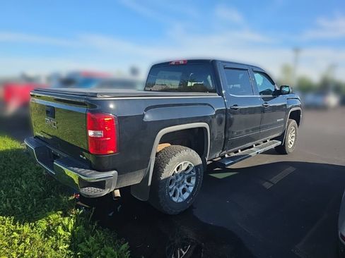 Used 2017 GMC Sierra 1500 SLE w/ Suspension Package, Off-Road AWD/4WD image 4