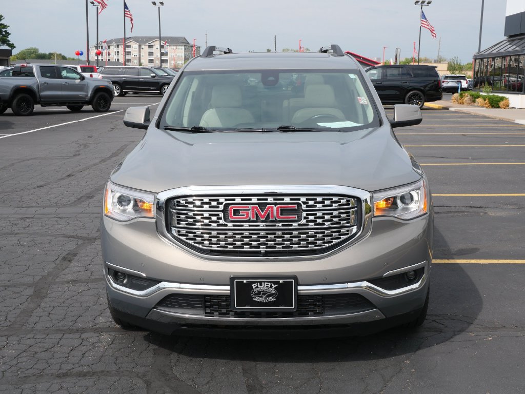 Certified 2019 GMC Acadia Denali w/ Technology Package AWD/4WD image 4