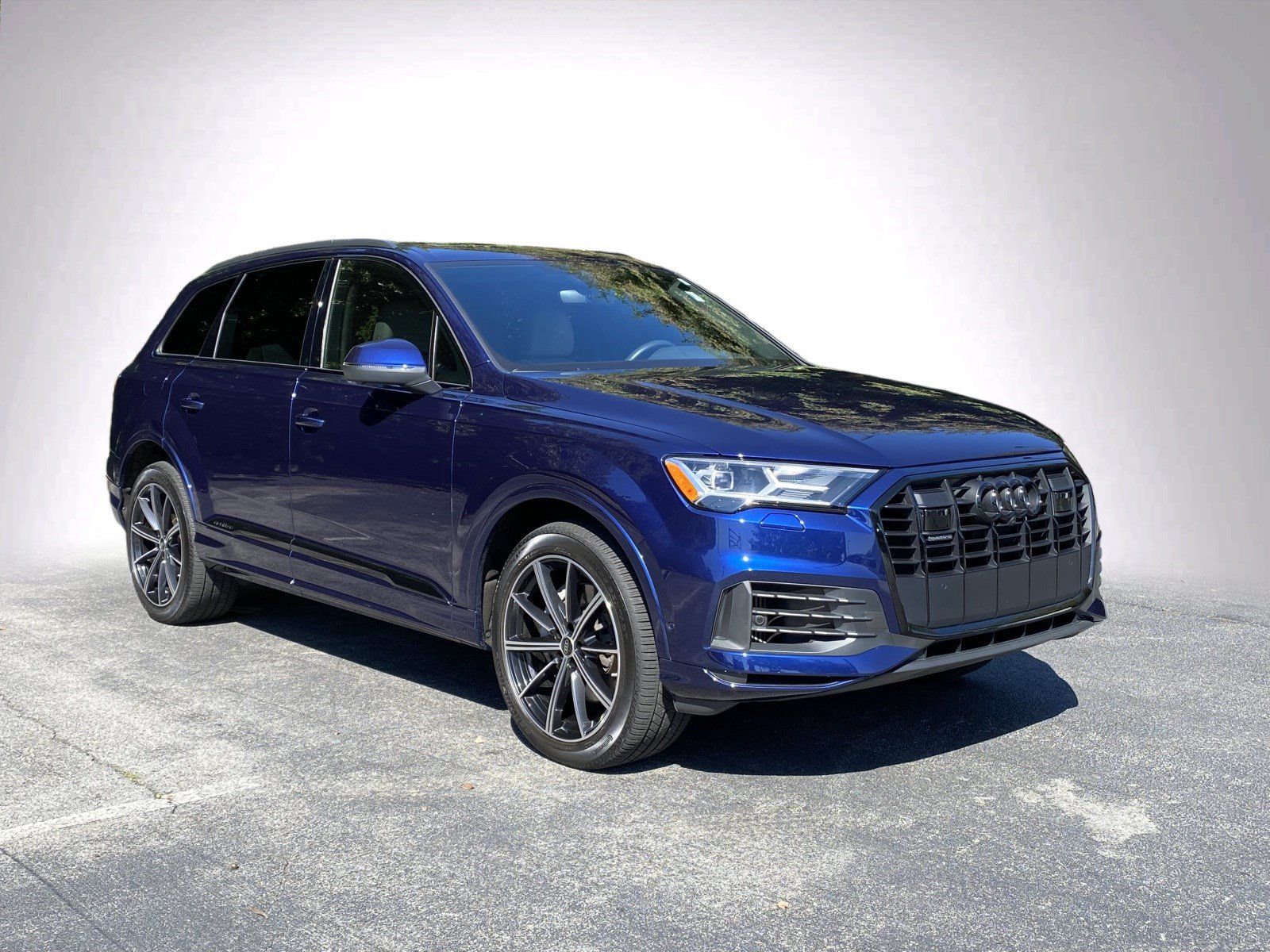 Used 2022 Audi Q7 3.0T Premium Plus AWD/4WD image 2