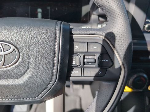 Used 2025 Toyota 4Runner 4WD image 13