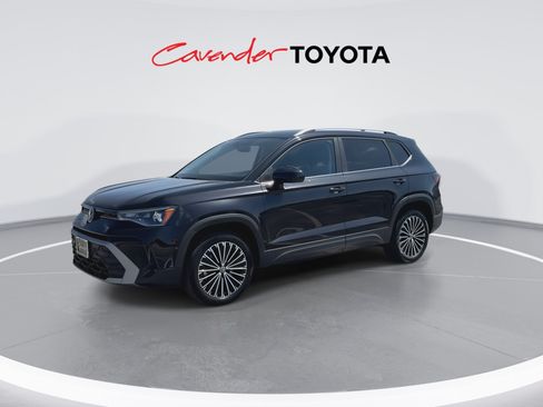 Used 2026 Volkswagen Taos SE FWD image 4