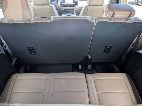 Used 2024 Chevrolet Suburban Premier AWD/4WD image 33