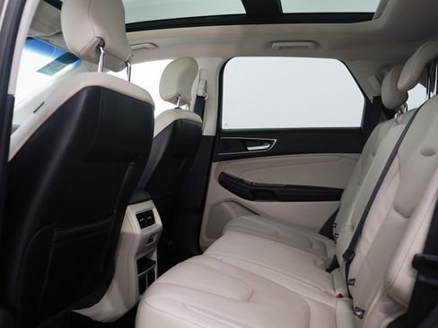 Used 2017 Ford Edge Titanium w/ Equipment Group 301A AWD/4WD image 17