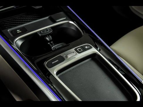 New 2025 Mercedes-Benz GLB 250 4MATIC image 21