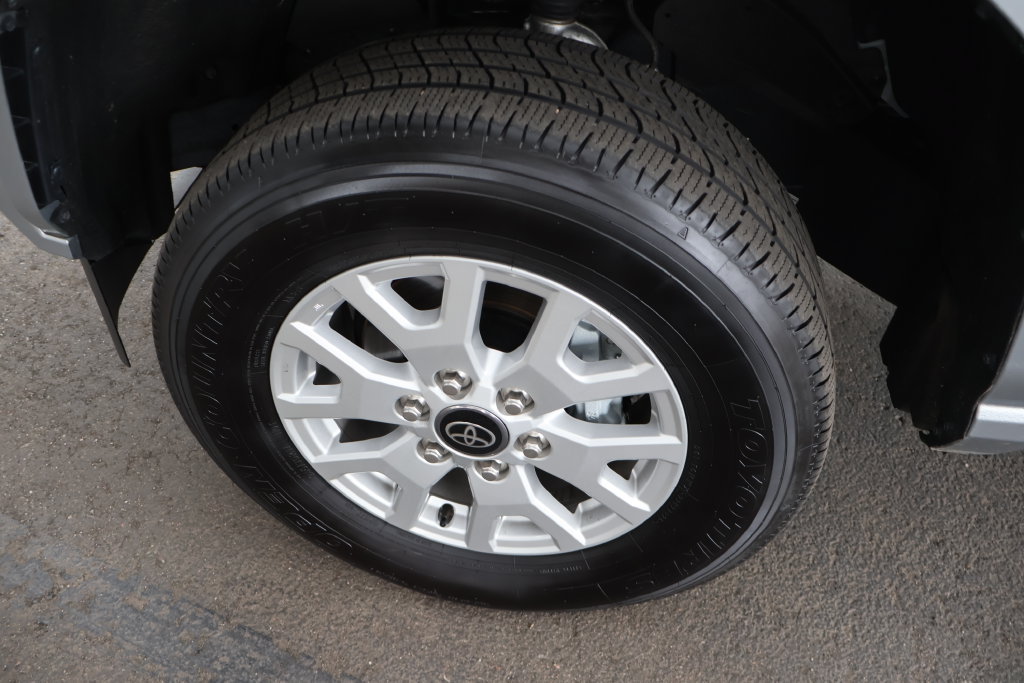 Certified 2025 Toyota Tacoma SR5 AWD/4WD image 59
