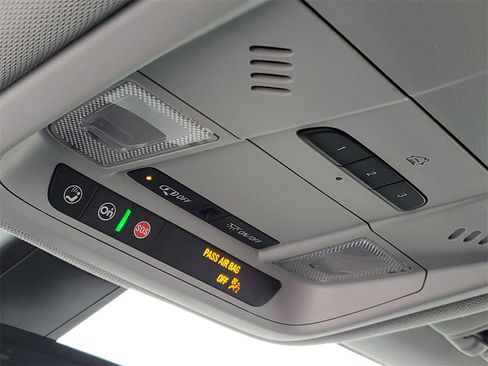 Used 2020 Chevrolet Blazer LT image 19