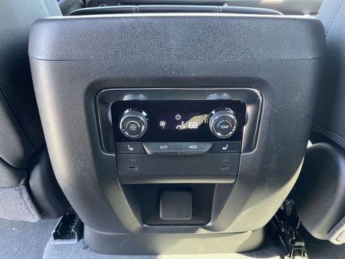 New 2026 Chevrolet Suburban Premier w/ Sun And Tow Package AWD/4WD image 28