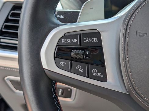 Used 2023 BMW X7 M60i image 27