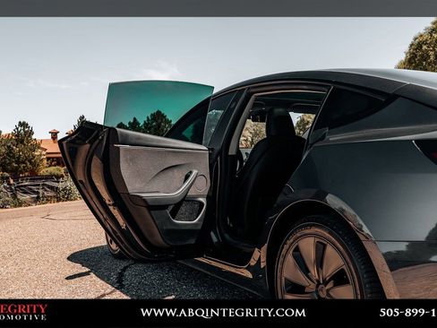 Used 2024 Tesla Model 3 Standard Range RWD image 33