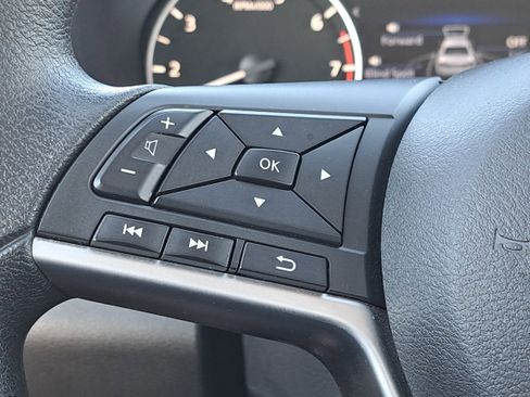 Used 2024 Nissan Altima 2.5 SV image 16