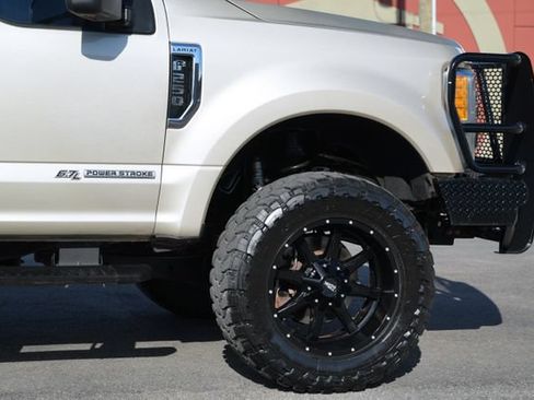 Used 2017 Ford F250 Lariat w/ Chrome Package AWD/4WD image 16