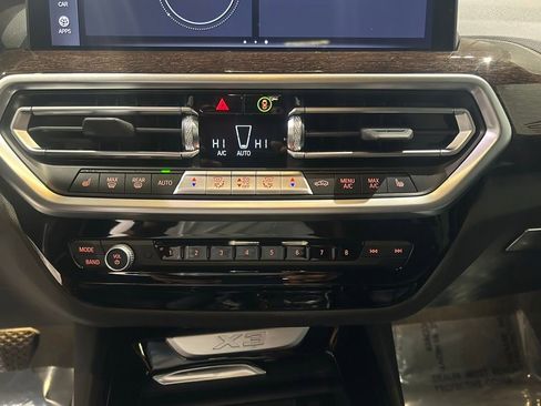 Used 2023 BMW X3 xDrive30i AWD/4WD image 19