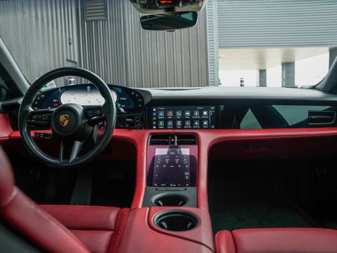 Used 2021 Porsche Taycan 4S image 25
