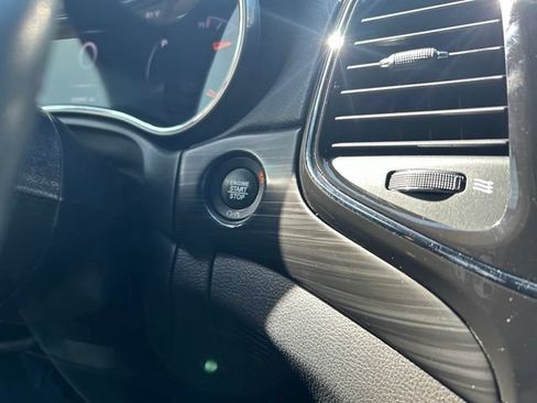 Used 2022 Jeep Grand Cherokee Laredo X RWD image 25