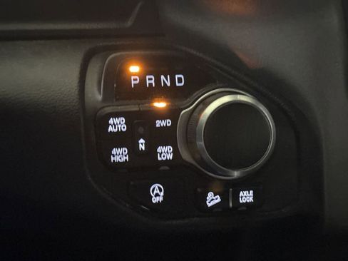 Used 2020 RAM 1500 Big Horn w/ Built-to-serve Edition image 17