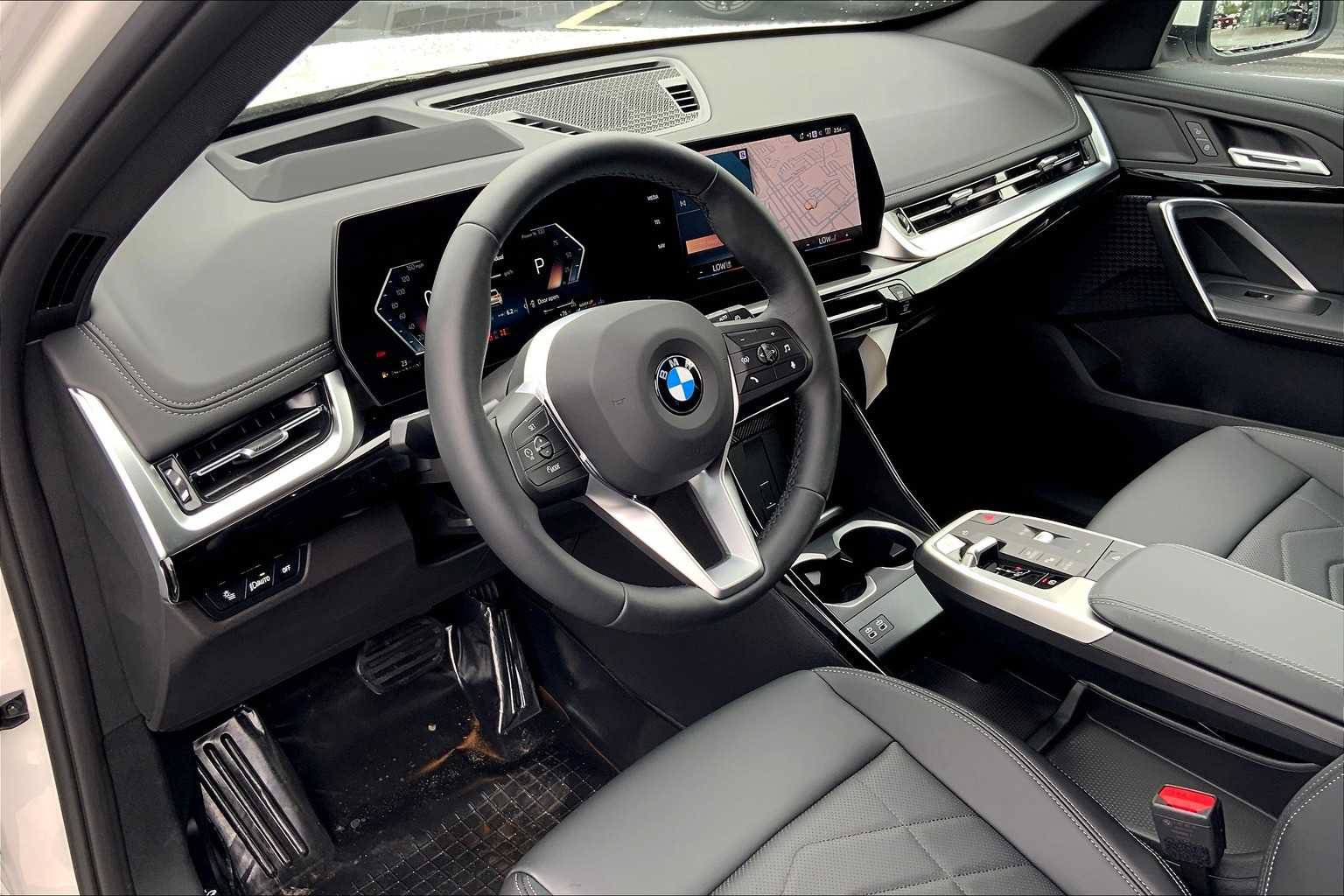 Used 2025 BMW X1 xDrive28i w/ Technology Package AWD/4WD image 7
