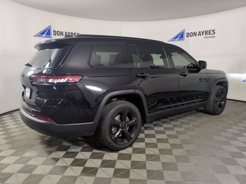 Used 2024 Jeep Grand Cherokee L Limited w/ Black Appearance Package AWD/4WD image 8