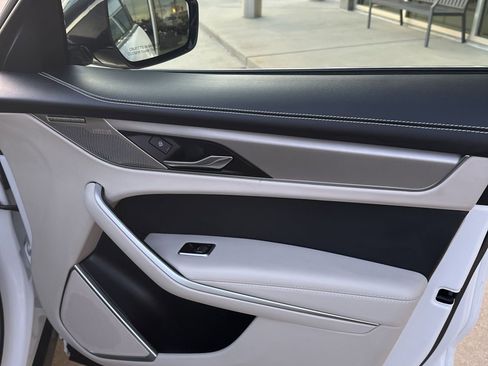 Used 2026 Jaguar F-PACE R-Dynamic S image 9