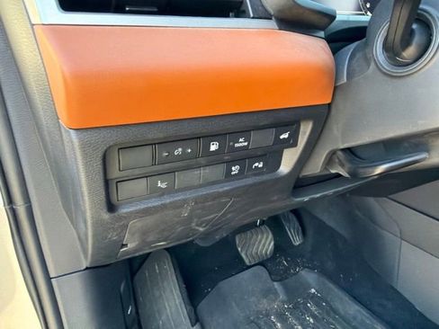 Used 2025 Mitsubishi Outlander SEL AWD/4WD image 13