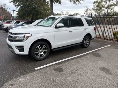 Used 2024 Ford Expedition Limited image 2