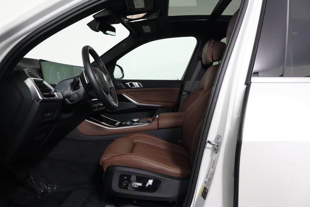 Certified 2026 BMW X5 xDrive50e w/ Climate Comfort Package AWD/4WD image 10
