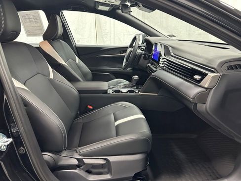 Used 2026 Toyota Camry Hybrid FWD image 61