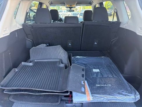 Used 2026 Nissan Rogue S FWD image 25