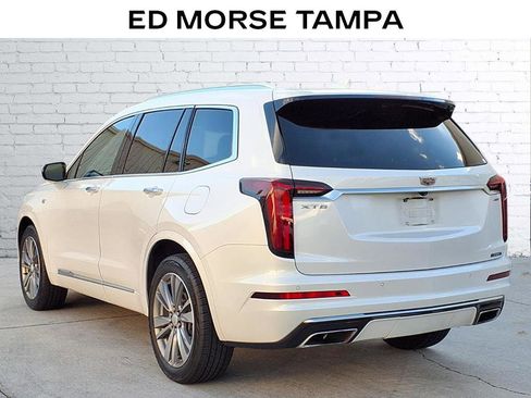 Used 2022 Cadillac XT6 Premium Luxury image 3