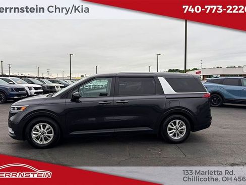 Used 2022 Kia Carnival LX FWD image 4
