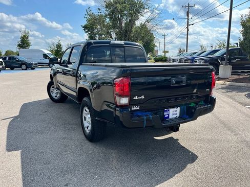 Used 2022 Toyota Tacoma SR AWD/4WD image 4