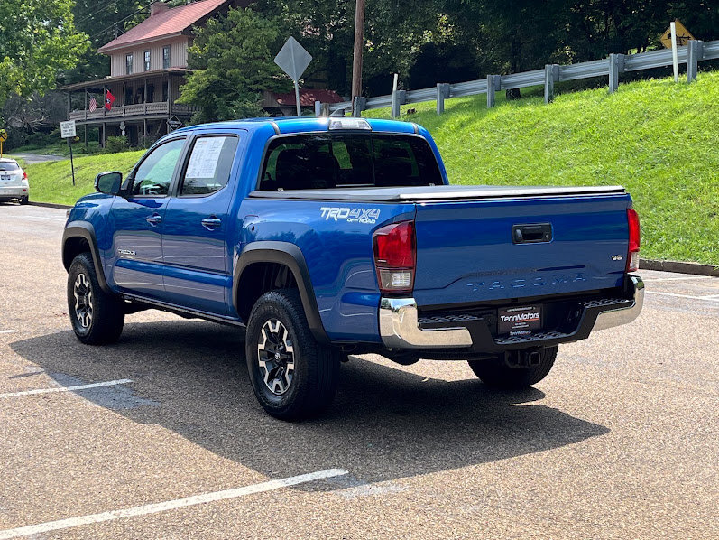 Used 2018 Toyota Tacoma TRD Off-Road AWD/4WD image 24