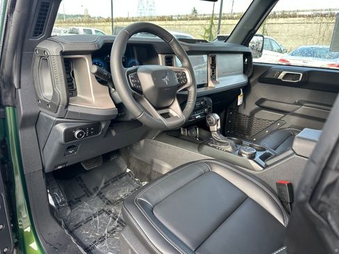 New 2025 Ford Bronco Outer Banks image 6