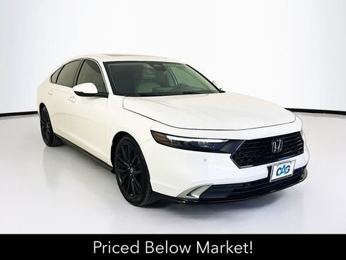 Used 2023 Honda Accord Touring image 1