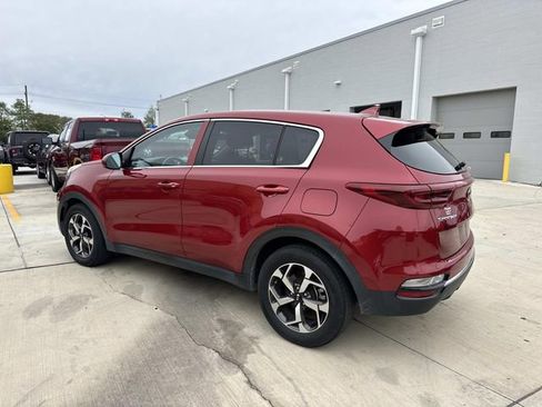 Used 2022 Kia Sportage LX image 5