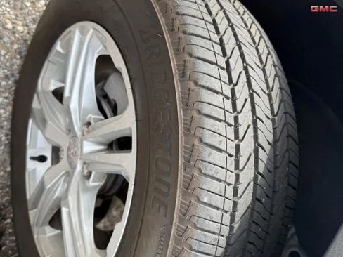 Used 2023 GMC Terrain SLE w/ Driver Convenience Package image 20